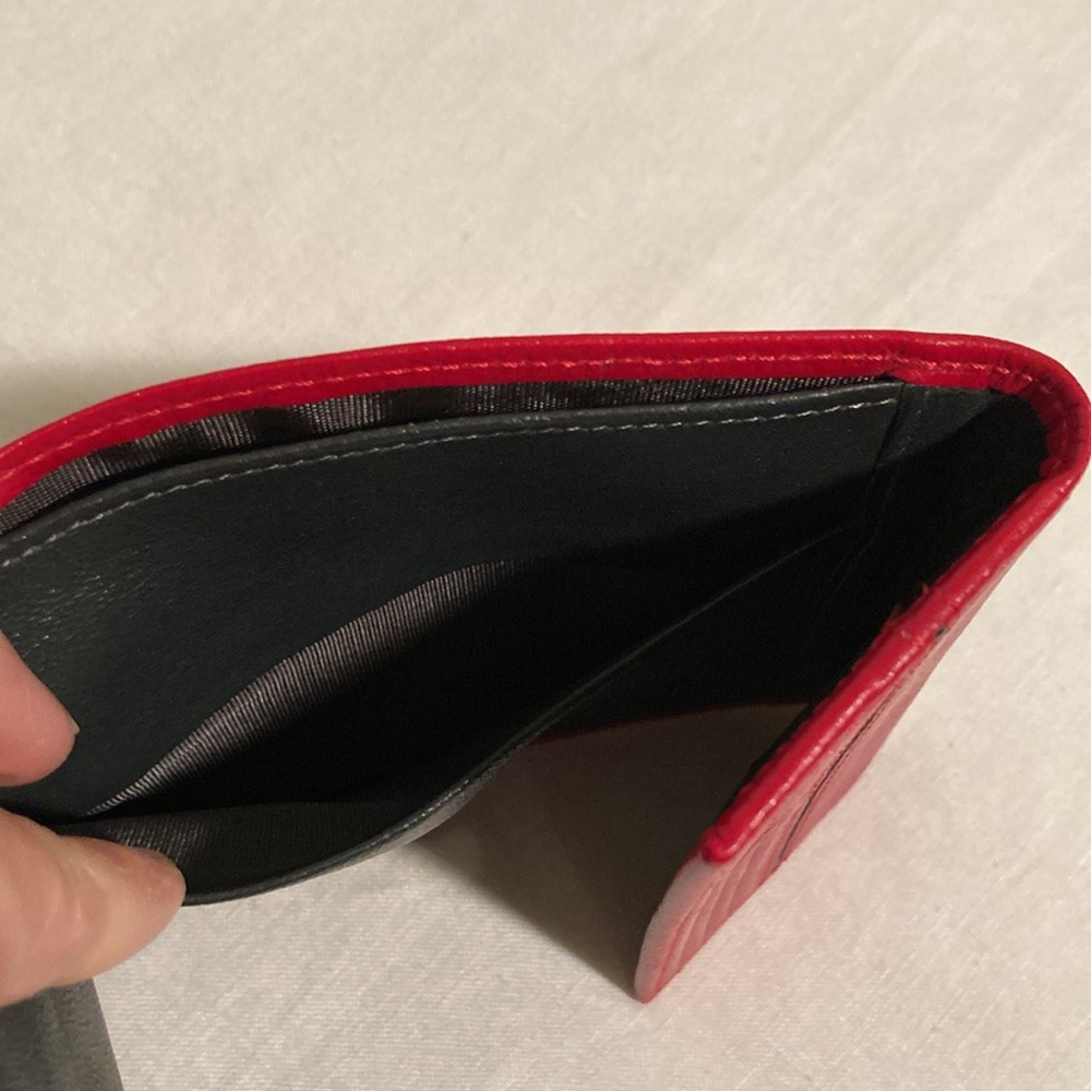 Ferrari Red Leather bifold Wallet made in Italy - Picture 10 of 16